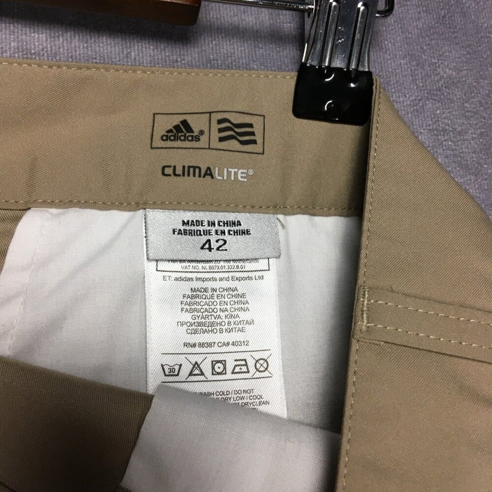 Adidas Mens ClimaLite Shorts size 42 Light Brown Tan Flat Front Lightweight Poly - Picture 3 of 13